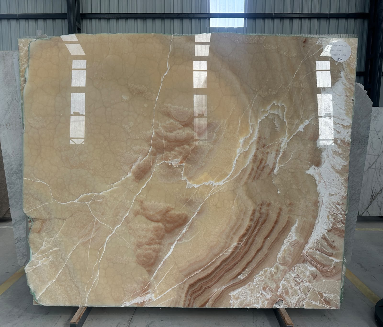 HONEY ONYX